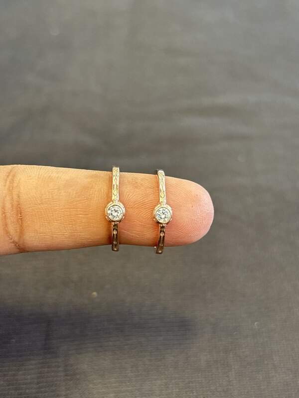 Silver white single stone toe ring with rosegold finish