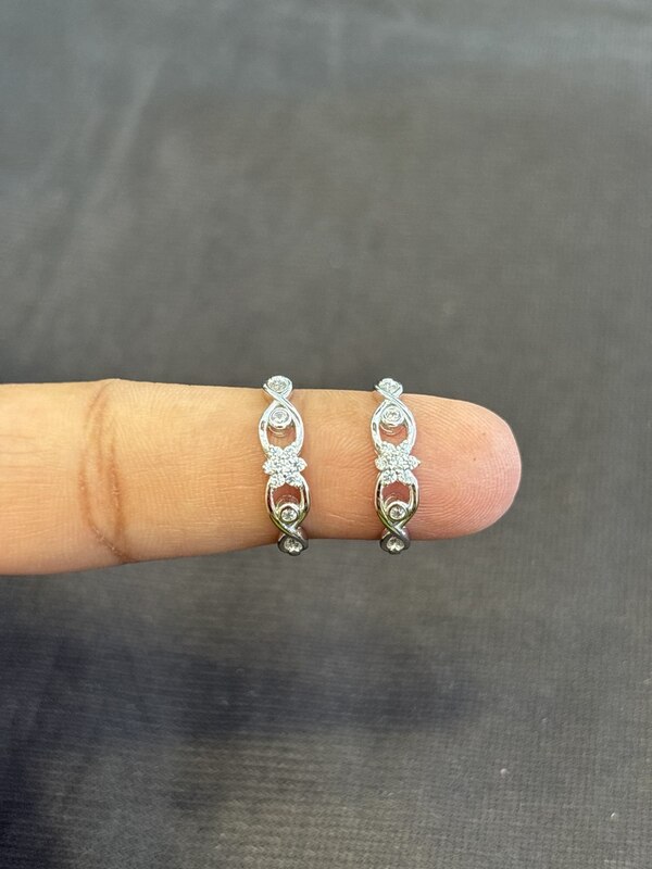 Silver flower toe ring