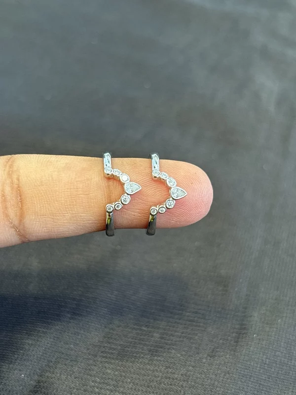 Silver crown white toe ring
