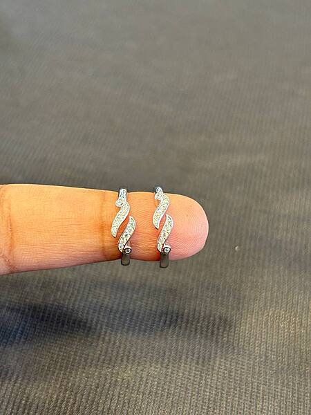Silver twist toe ring