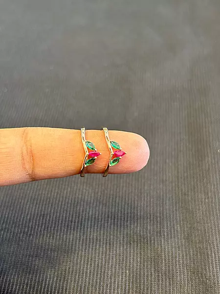 Silver tri stone toe ring with rosegold finish