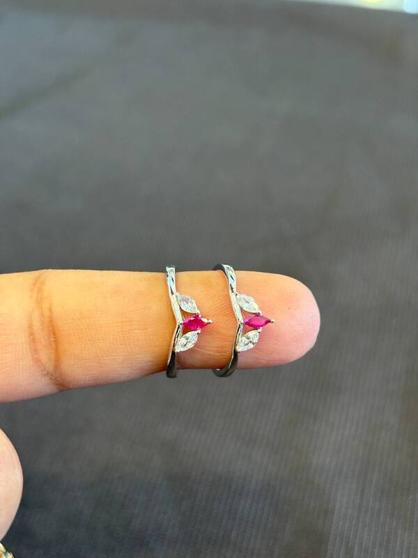 Silver tri stone pink toe ring