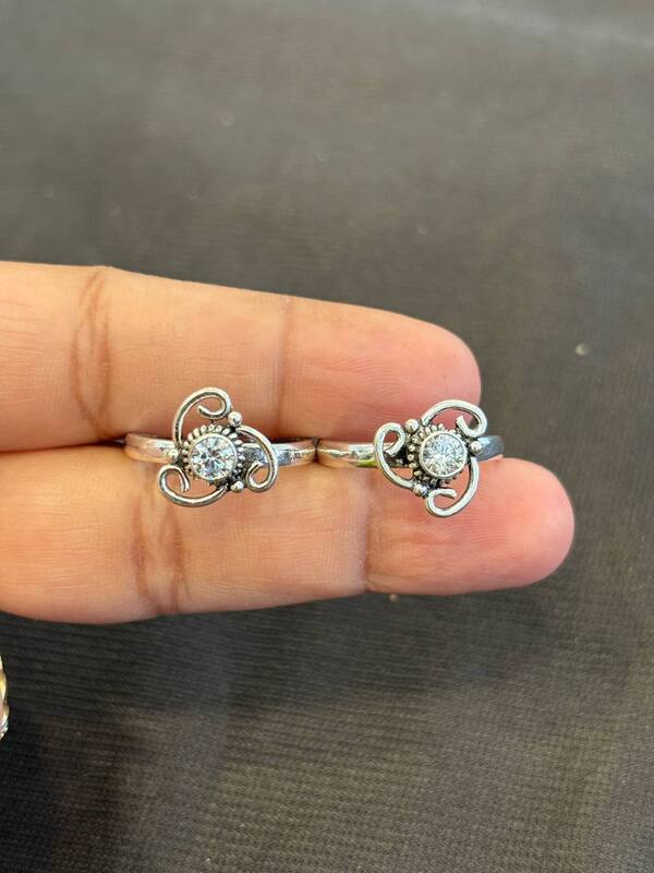 Silver galaxy stone toe ring with antique finish