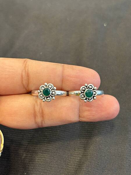 Silver green single stone with antique finish