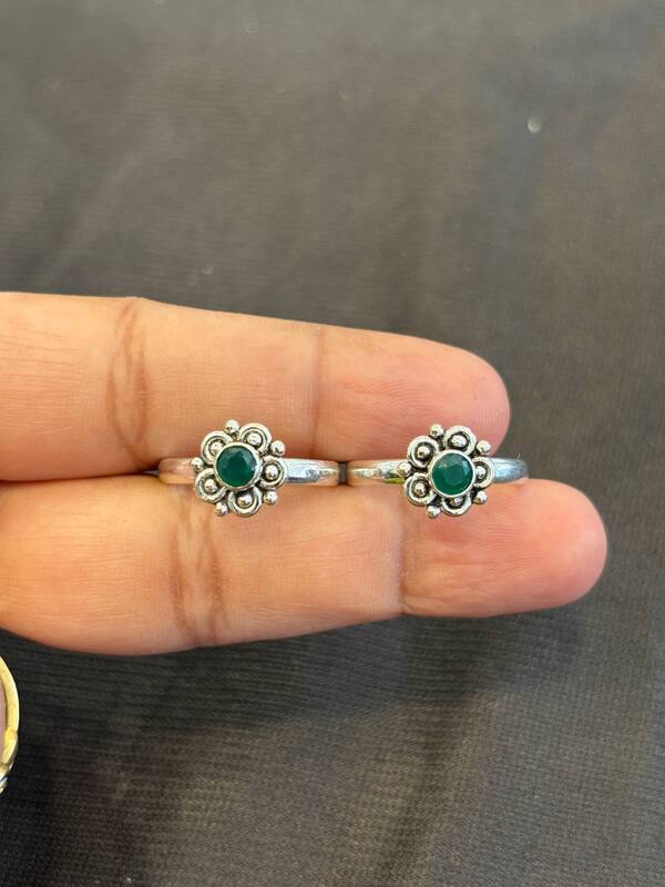 Silver green single stone with antique finish