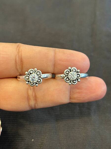 Silver single white flower with antique finish