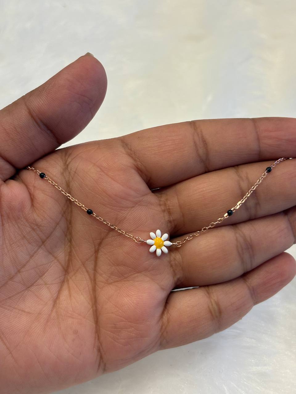 Silver flower white bracelet with rosegold finish