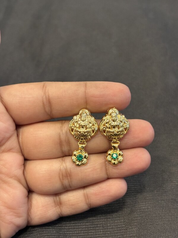 Silver lakshmi green stud with gold finish