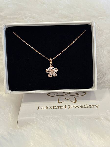 Silver glimmer1 chain with rosegold finish