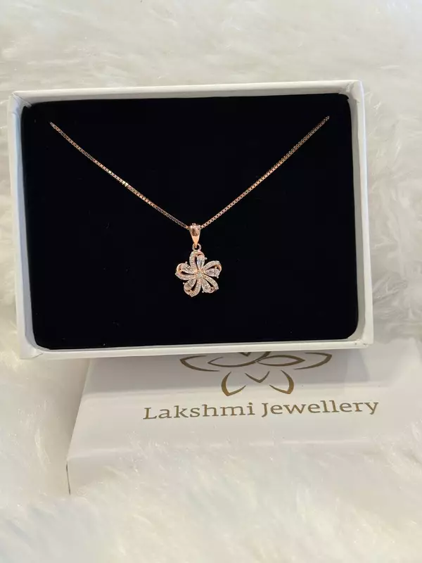 Silver glimmer1 chain with rosegold finish