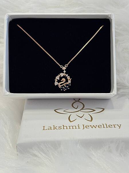 Silver swan1 chain with rosegold finish