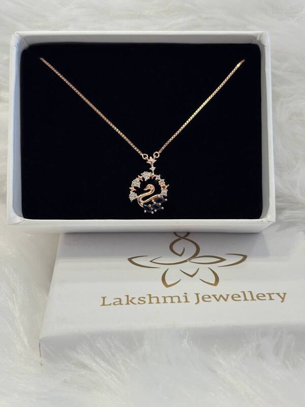 Silver swan1 chain with rosegold finish