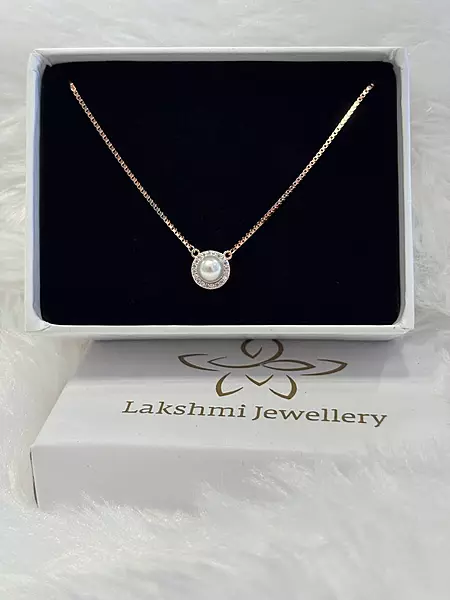 Silver pearl chain with rosegold finish