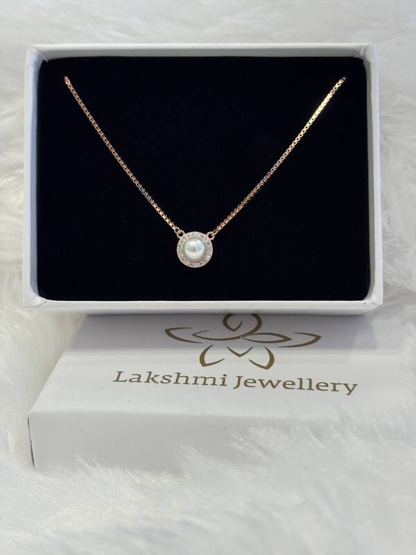 Silver pearl chain with rosegold finish