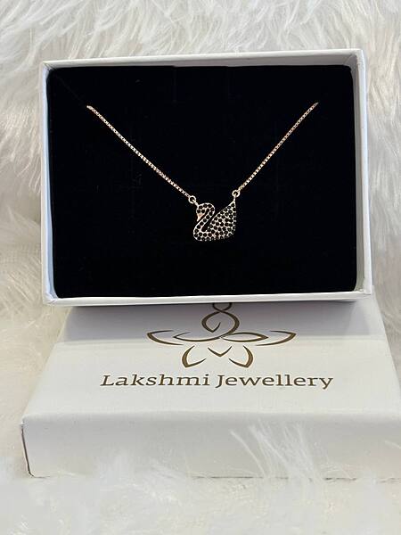 Silver swann1 chain with rosegold finish