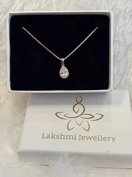 Silver poorva chain with roesgold finish
