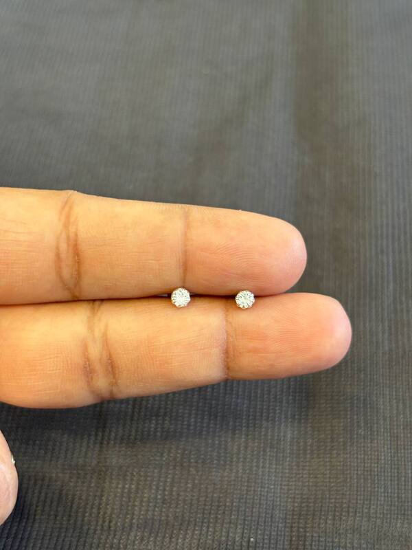 Silver single stonee second stud