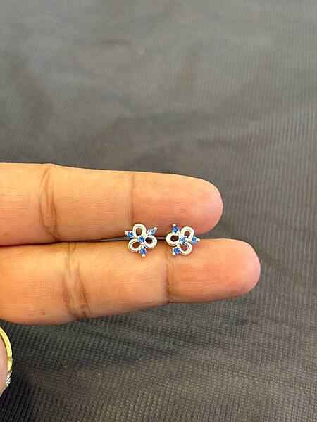 Silver mullai blue stud
