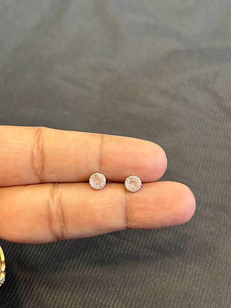 Silver pink stud
