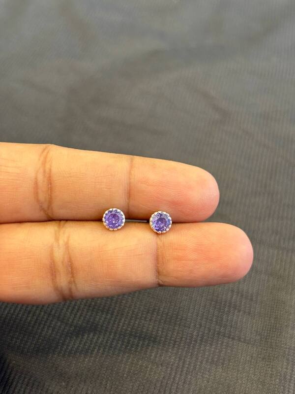 Silver violet stud