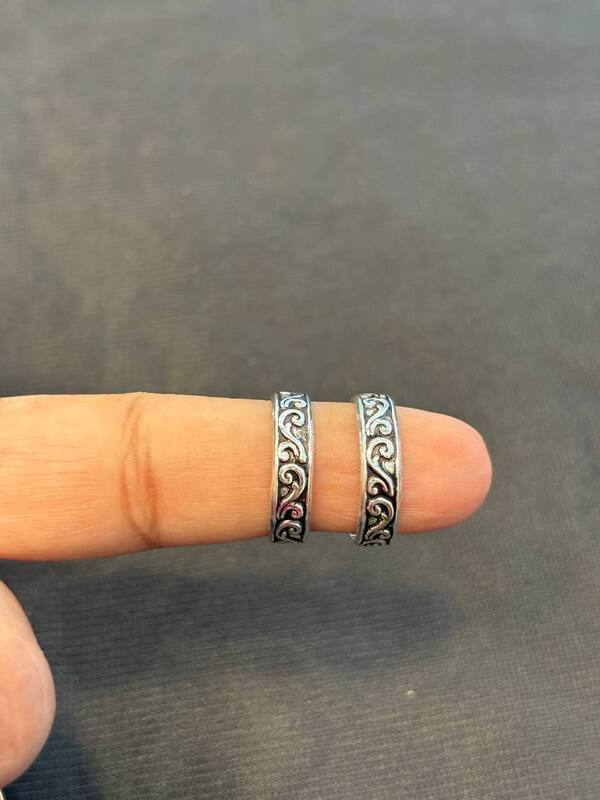 Silver aradhana toe ring with antique finsh