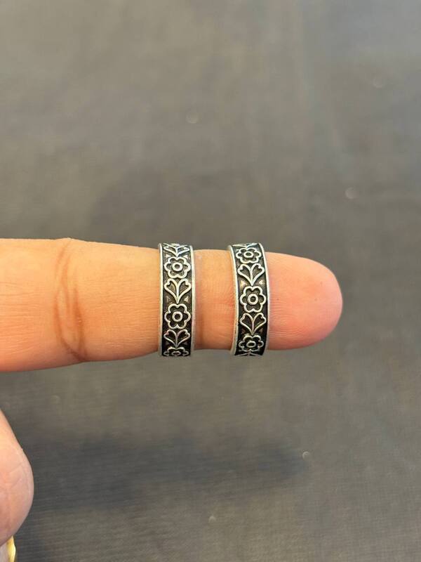 Silver nadhiya toe ring with antique finish