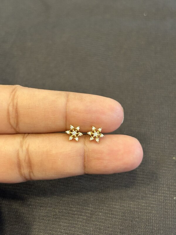 Silver meenakshi stud with gold finish