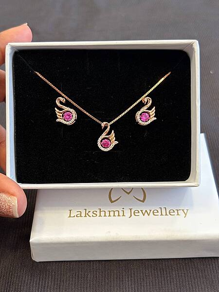 Silver swan pink pendant set with rosegold finish