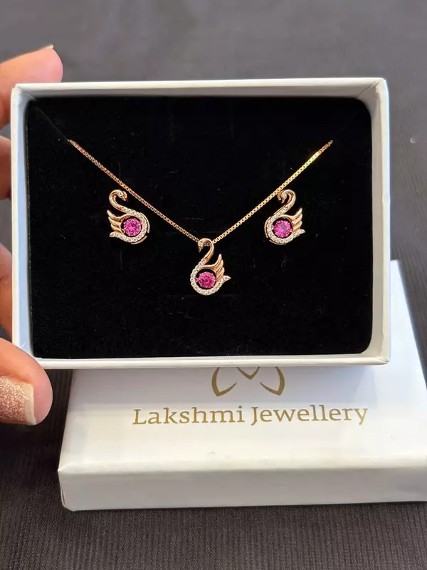 Silver swan pink pendant set with rosegold finish