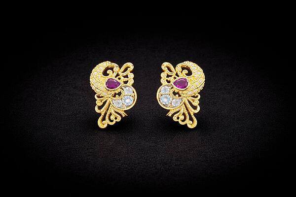 Silver margazhi1 stud with gold finish