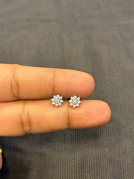 Silver 9 stone stud