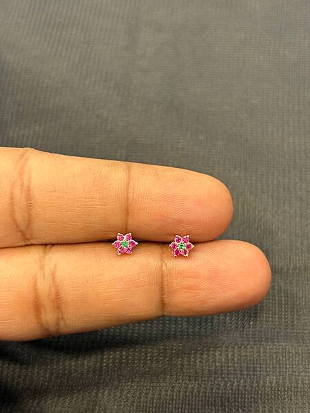 Silver pinky green stud with rosegold finish