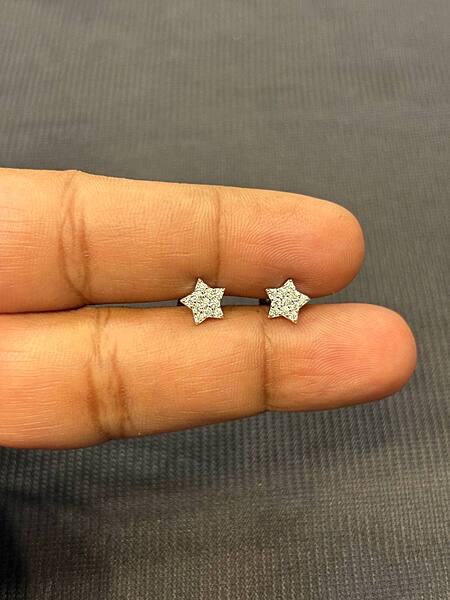 Silver star stud