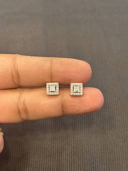 Silver square stud with rosegold finish