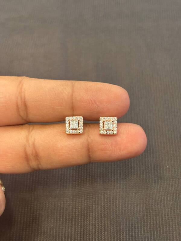 Silver square stud with rosegold finish