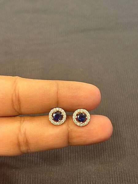Silver whity blue stud with rosegold finish