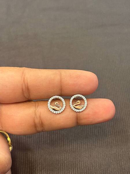 Silver swanstud with rosegold finish
