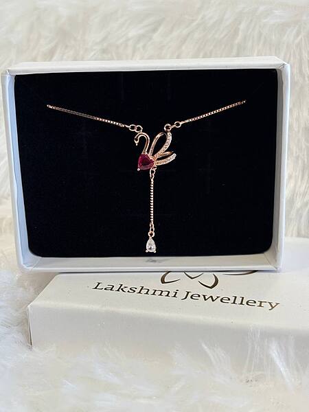 Silver swan red chain with rosegold finish