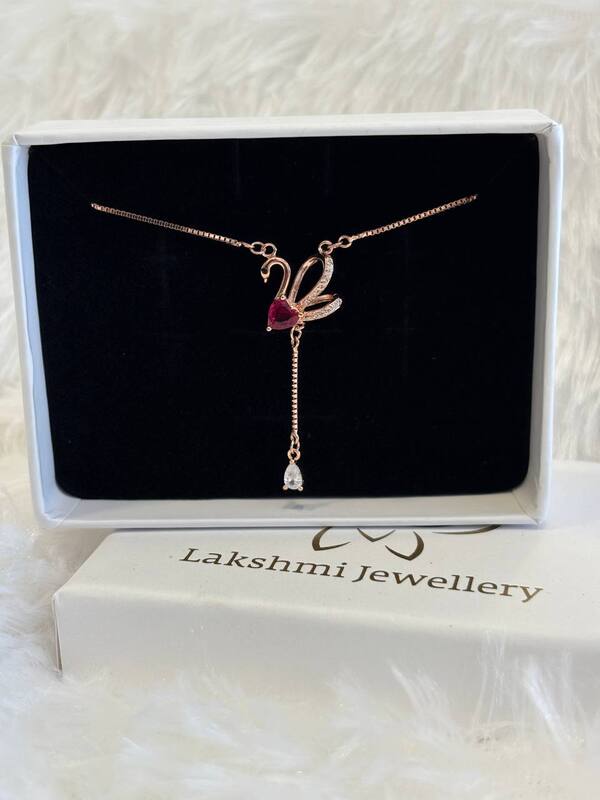 Silver swan red chain with rosegold finish