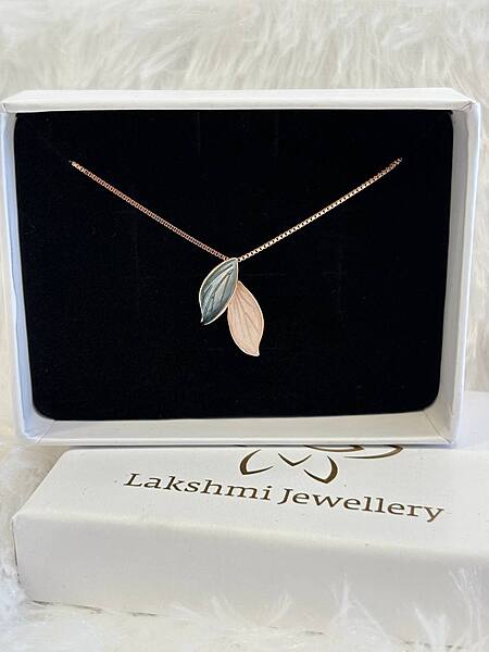 Silver double leaf chain with rosegold finish