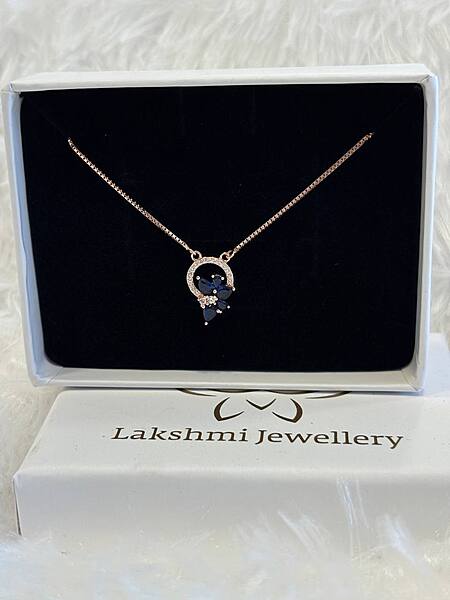 Silver blue round flower with roesgold finish