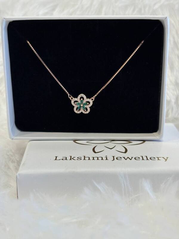 Silver green flower chain with roesagold finish