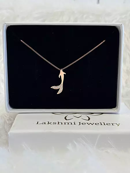 Silver anchor chain with rosegold finish