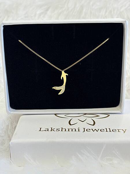 Silver anchor chain with gold finish