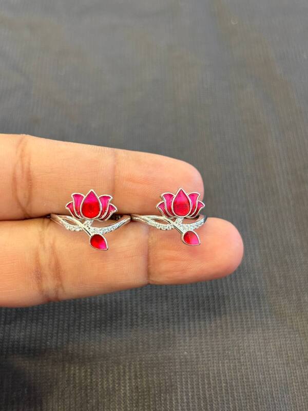Silver red lotus toe ring