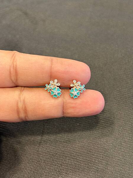 Silver blue flower stud with rosegold finish