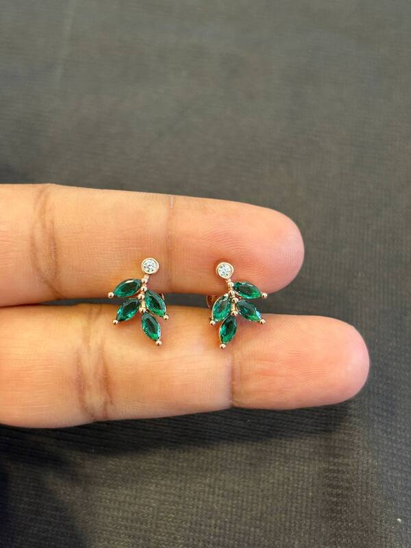 Silver green illai stud with rosegold finish