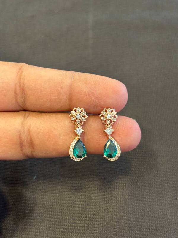 Silver green thongal stud with rosegold finish