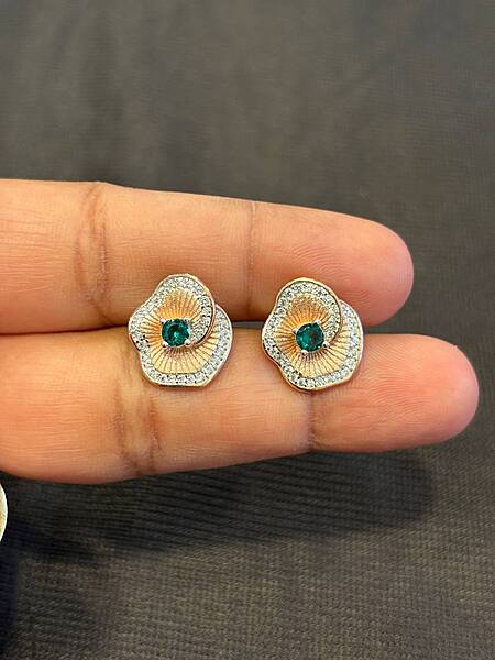 Silver green marutham stud with rosegold finish