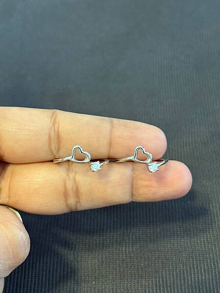 Silver hearty toe ring